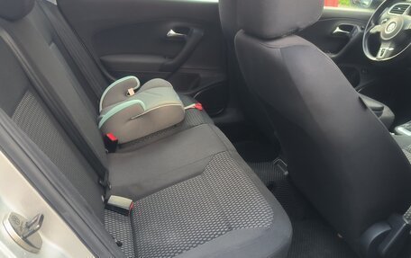 Volkswagen Polo VI (EU Market), 2012 год, 850 000 рублей, 32 фотография