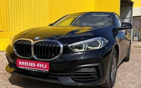 BMW 1 серия, 2021 год, 2 250 000 рублей, 2 фотография