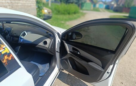 Chevrolet Cruze II, 2013 год, 800 000 рублей, 5 фотография
