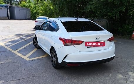 Hyundai Solaris II рестайлинг, 2018 год, 1 050 000 рублей, 3 фотография