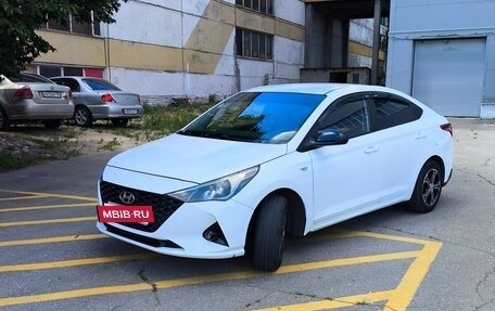 Hyundai Solaris II рестайлинг, 2018 год, 1 050 000 рублей, 2 фотография