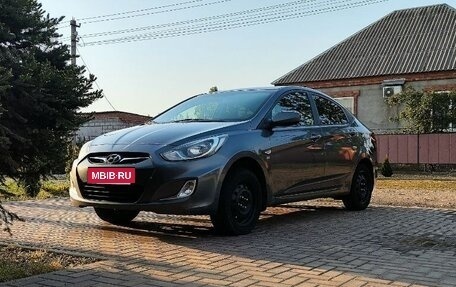Hyundai Solaris II рестайлинг, 2013 год, 800 000 рублей, 6 фотография