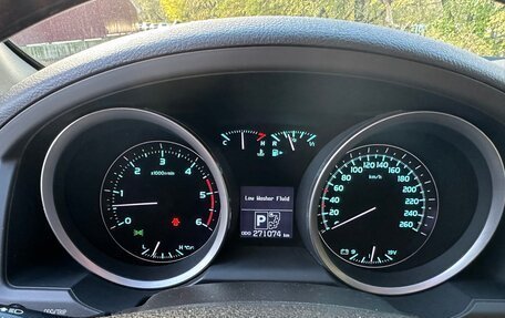 Toyota Land Cruiser 200, 2011 год, 2 990 000 рублей, 12 фотография