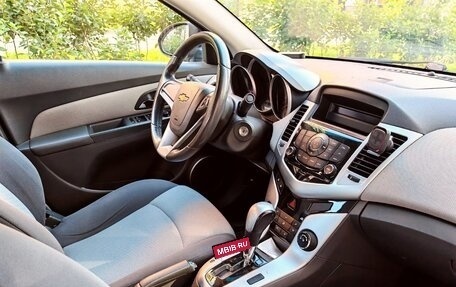 Chevrolet Cruze II, 2010 год, 590 000 рублей, 10 фотография