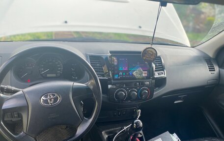 Toyota Hilux VII, 2015 год, 1 763 000 рублей, 6 фотография
