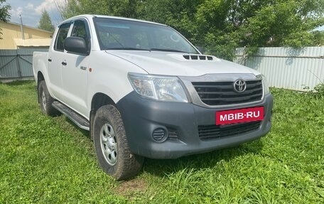 Toyota Hilux VII, 2015 год, 1 763 000 рублей, 2 фотография