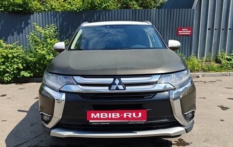 Mitsubishi Outlander III рестайлинг 3, 2016 год, 2 150 000 рублей, 3 фотография