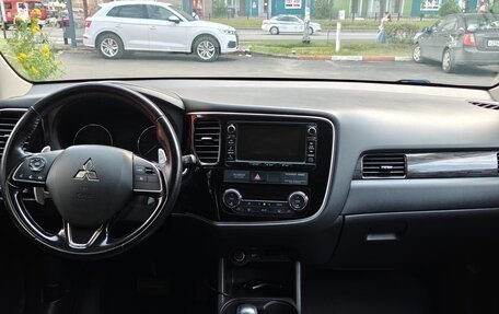 Mitsubishi Outlander III рестайлинг 3, 2016 год, 2 150 000 рублей, 20 фотография
