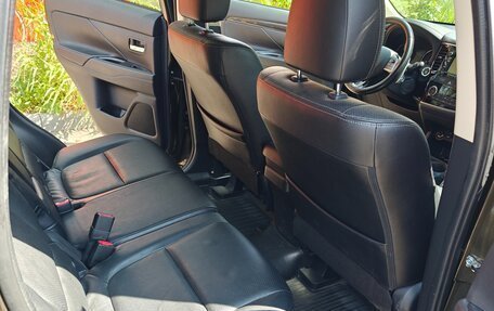 Mitsubishi Outlander III рестайлинг 3, 2016 год, 2 150 000 рублей, 18 фотография