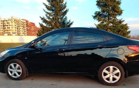 Hyundai Solaris II рестайлинг, 2013 год, 950 000 рублей, 2 фотография