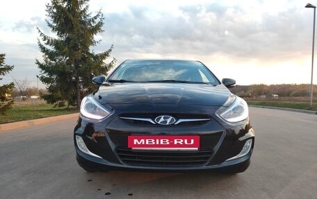 Hyundai Solaris II рестайлинг, 2013 год, 950 000 рублей, 5 фотография