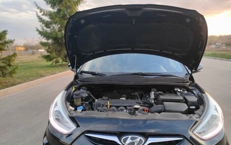 Hyundai Solaris II рестайлинг, 2013 год, 950 000 рублей, 24 фотография