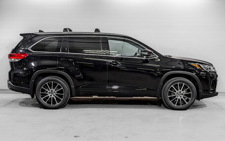 Toyota Highlander III, 2018 год, 3 850 000 рублей, 4 фотография