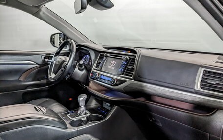 Toyota Highlander III, 2018 год, 3 850 000 рублей, 11 фотография