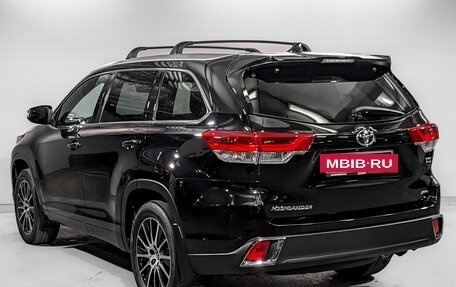 Toyota Highlander III, 2018 год, 3 850 000 рублей, 7 фотография