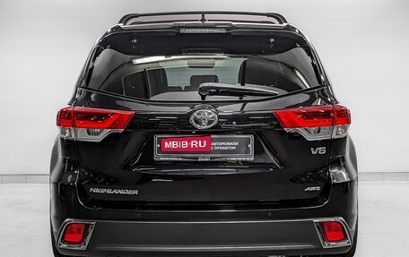 Toyota Highlander III, 2018 год, 3 850 000 рублей, 6 фотография