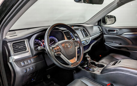 Toyota Highlander III, 2018 год, 3 850 000 рублей, 16 фотография