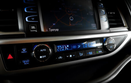 Toyota Highlander III, 2018 год, 3 850 000 рублей, 26 фотография