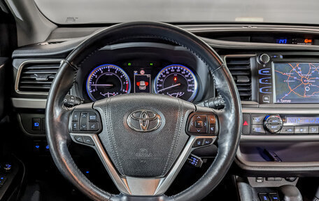 Toyota Highlander III, 2018 год, 3 850 000 рублей, 22 фотография