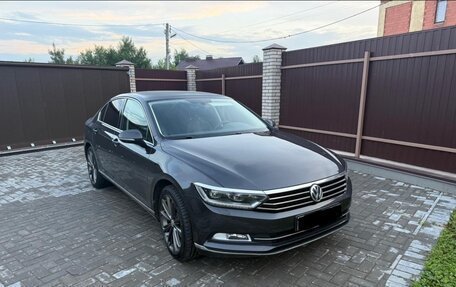 Volkswagen Passat B8 рестайлинг, 2018 год, 2 780 000 рублей, 1 фотография
