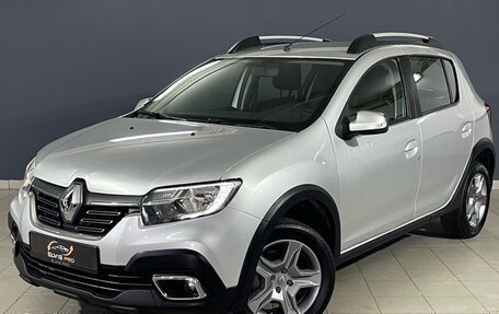 Renault Sandero II рестайлинг, 2019 год, 870 000 рублей, 1 фотография