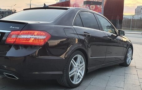 Mercedes-Benz E-Класс, 2012 год, 2 150 000 рублей, 3 фотография