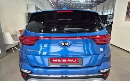 KIA Sportage IV рестайлинг, 2019 год, 2 390 000 рублей, 5 фотография