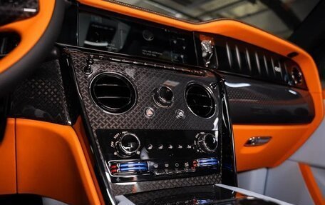 Rolls-Royce Cullinan, 2025 год, 71 950 000 рублей, 16 фотография