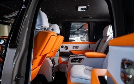 Rolls-Royce Cullinan, 2025 год, 71 950 000 рублей, 26 фотография