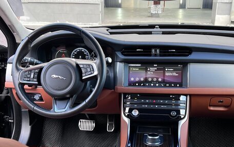 Jaguar XF II, 2020 год, 4 190 000 рублей, 9 фотография