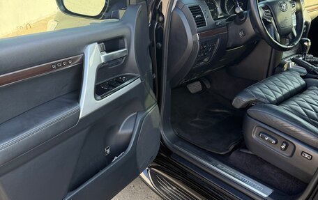 Toyota Land Cruiser 200, 2016 год, 8 000 000 рублей, 21 фотография