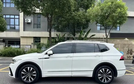 Volkswagen Tiguan II, 2022 год, 2 210 045 рублей, 7 фотография