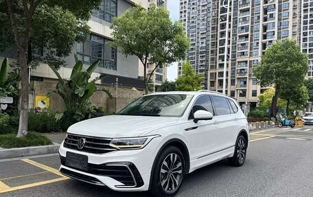 Volkswagen Tiguan II, 2022 год, 2 210 045 рублей, 14 фотография