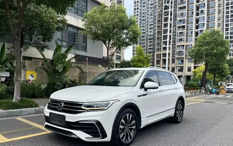 Volkswagen Tiguan II, 2022 год, 2 210 045 рублей, 10 фотография