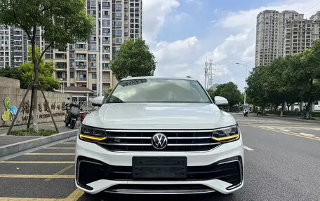 Volkswagen Tiguan II, 2022 год, 2 210 045 рублей, 11 фотография