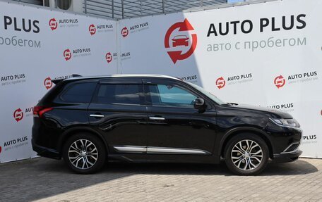 Mitsubishi Outlander III рестайлинг 3, 2018 год, 2 189 000 рублей, 3 фотография