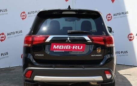 Mitsubishi Outlander III рестайлинг 3, 2018 год, 2 189 000 рублей, 6 фотография