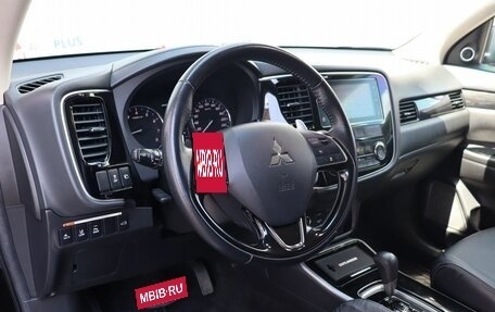Mitsubishi Outlander III рестайлинг 3, 2018 год, 2 189 000 рублей, 7 фотография
