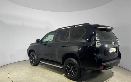 Toyota Land Cruiser Prado 150 рестайлинг 2, 2021 год, 6 006 200 рублей, 9 фотография