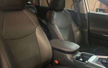 Toyota RAV4, 2020 год, 2 950 000 рублей, 10 фотография