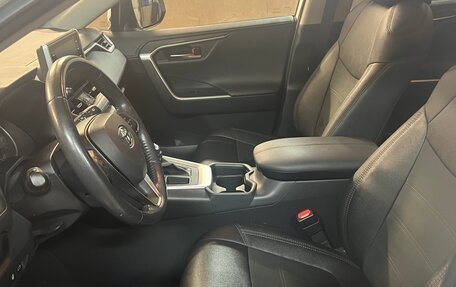 Toyota RAV4, 2020 год, 2 950 000 рублей, 9 фотография