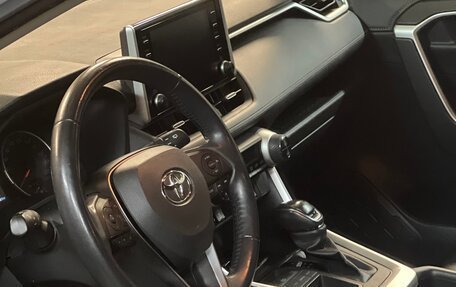 Toyota RAV4, 2020 год, 2 950 000 рублей, 8 фотография