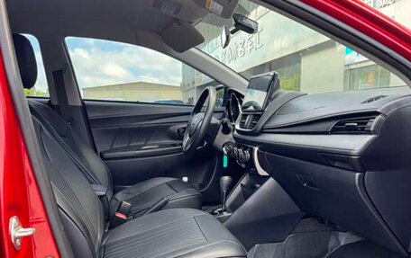 Toyota Yaris, 2022 год, 1 200 995 рублей, 9 фотография