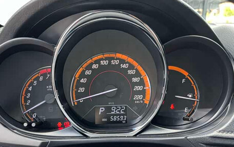 Toyota Yaris, 2022 год, 1 200 995 рублей, 10 фотография