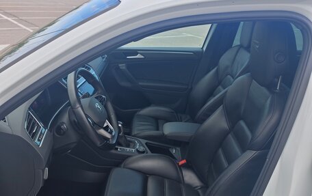 Volkswagen Tiguan II, 2021 год, 3 700 000 рублей, 30 фотография