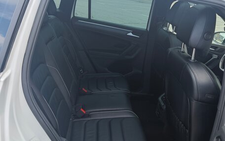 Volkswagen Tiguan II, 2021 год, 3 700 000 рублей, 34 фотография