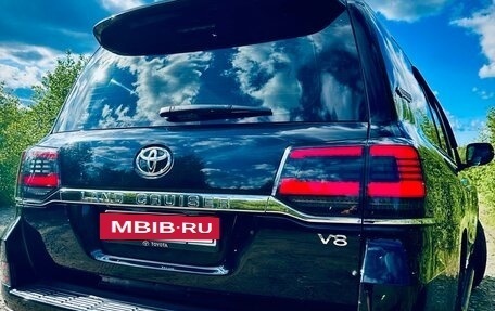 Toyota Land Cruiser 200, 2018 год, 7 400 000 рублей, 5 фотография