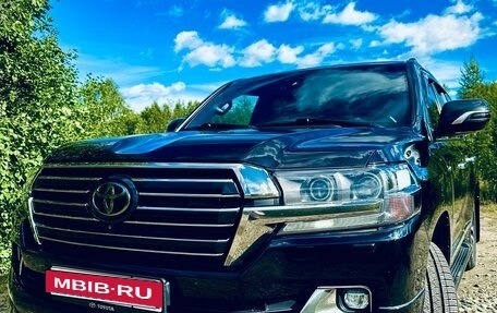 Toyota Land Cruiser 200, 2018 год, 7 400 000 рублей, 6 фотография