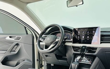 Volkswagen Tiguan II, 2021 год, 2 090 000 рублей, 9 фотография