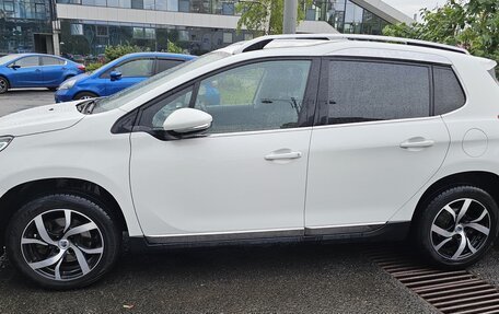 Peugeot 2008 II, 2016 год, 1 100 000 рублей, 4 фотография